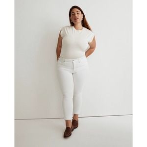 Madewell  9" Mid-rise skinny crop jeans. 20W